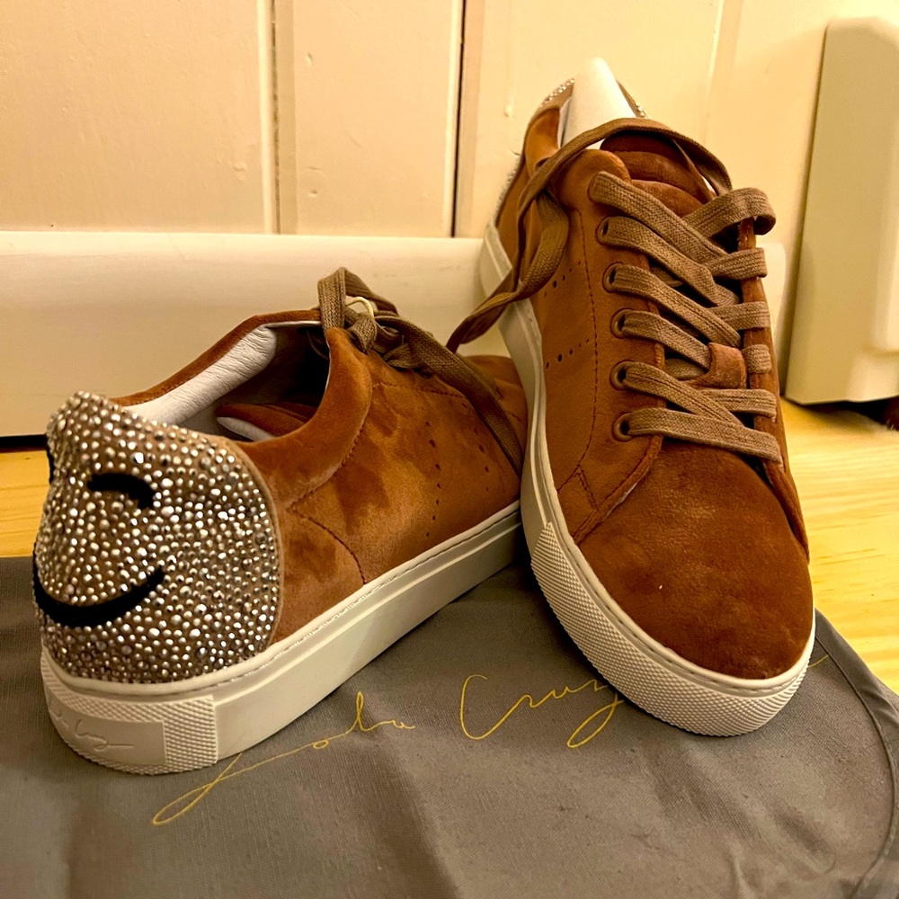 Lola Cruz Velvet Smile - size 10